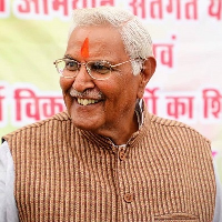 Dr. Sitasharan    Sharma
